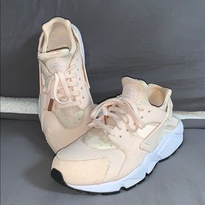 Womens Nike Air Huaraches